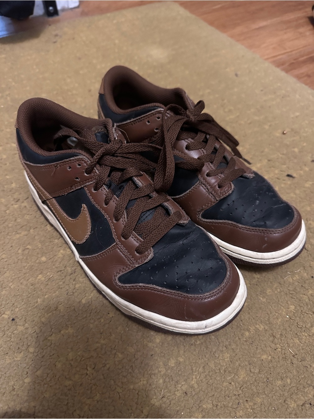 Nike Kids Brown and Black Low-Top Sneakers